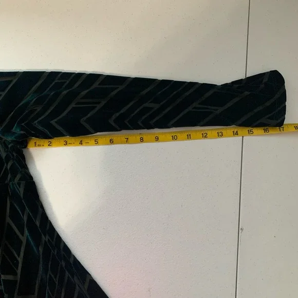 Vince Camuto Emerald Green Burnout Velvet Geometric Dress Sz 6 - Picture 13 of 13
